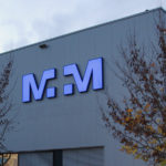 M+M Turbinen Technik - Nachtaufnahme