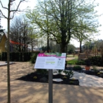 Mehr zur Beschilderung der <a href="http://www.infographik.de/2018/05/landesgartenschau-bad-iburg/">Landesgartenschau 2018 in Bad Iburg finden Sie in unserem Blog-Artikel!</a> Pultschild - Landesgartenschau in Bad Iburg