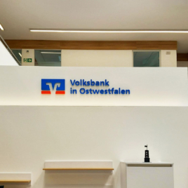 3D-Buchstaben der Volksbank in Bielefeld-Schildesche 3D-Buchstaben der Volksbank in Bielefeld-Schildesche